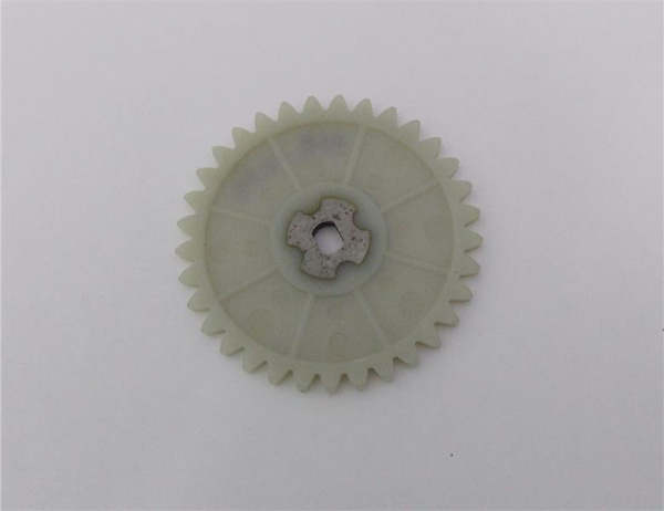 108-068 Звездочка привода масленного насоса 50 см3