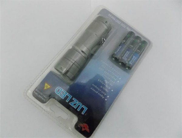 855-350 Фонарь карманный металл 12 LED (+3 батарейки типа ААА)